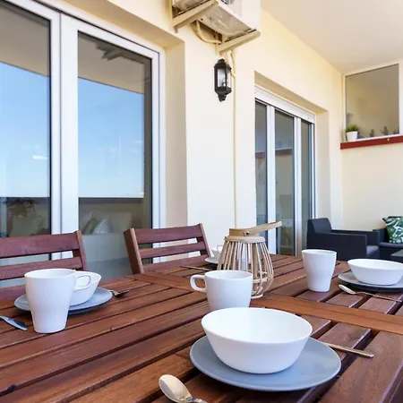 Apartman Chic Beachfront Flat With Amazing Sea Views And Private Indoor Parking *