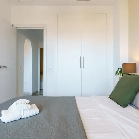 Chic Beachfront Flat With Amazing Sea Views And Private Indoor Parking Apartment *