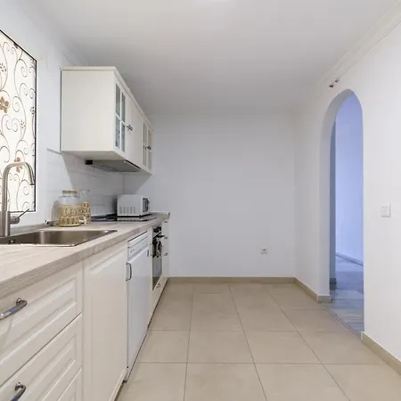 Chic Beachfront Flat With Amazing Sea Views And Private Indoor Parking Benalmadena