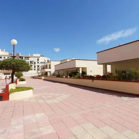 Chic Beachfront Flat With Amazing Sea Views And Private Indoor Parking *