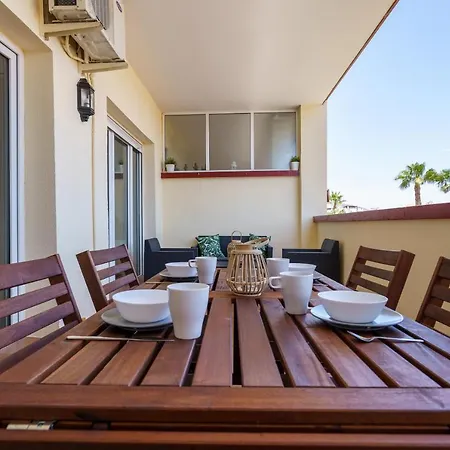 Chic Beachfront Flat With Amazing Sea Views And Private Indoor Parking Appartement *