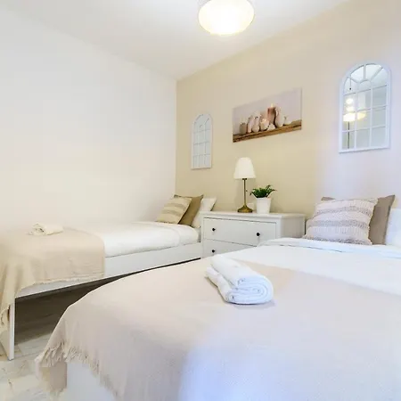 Appartement Chic Beachfront Flat With Amazing Sea Views And Private Indoor Parking