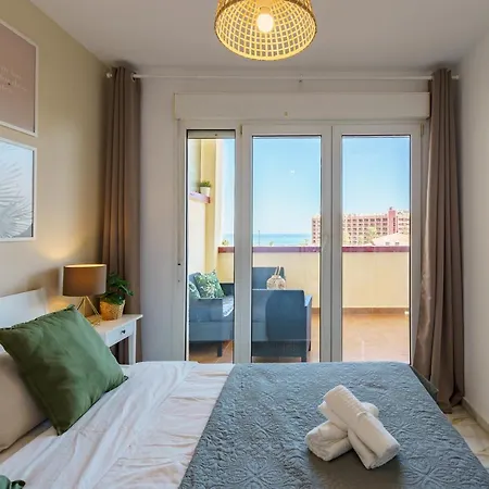 Appartement Chic Beachfront Flat With Amazing Sea Views And Private Indoor Parking *