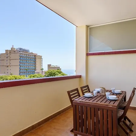 Chic Beachfront Flat With Amazing Sea Views And Private Indoor Parking *